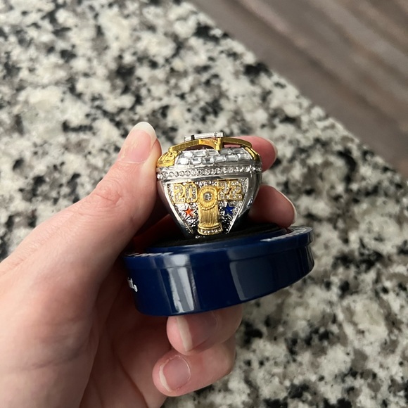 Houston Astros Alex Bregman 2022 World Champions Replica Ring - Picture 5 of 6